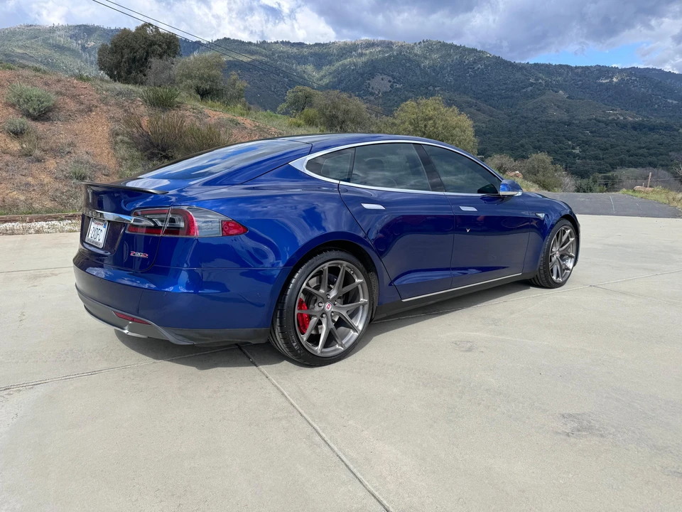 2016 Tesla Model S - Image 16 of 31