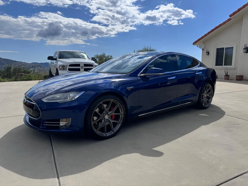 2016 Tesla Model S - Image 8 of 31