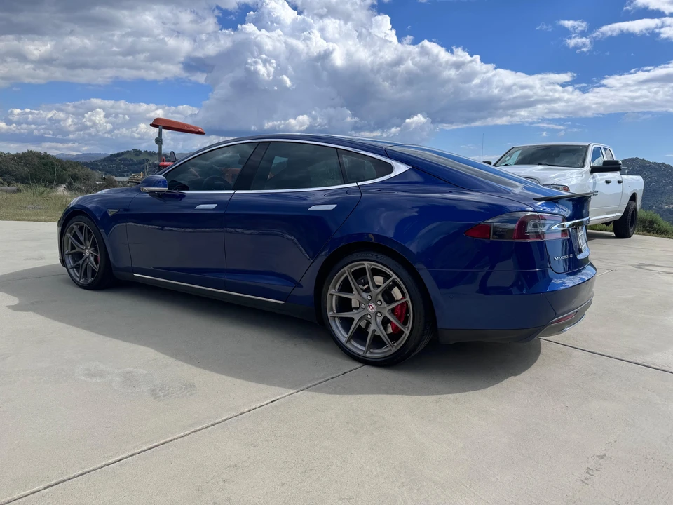 2016 Tesla Model S - Image 11 of 31
