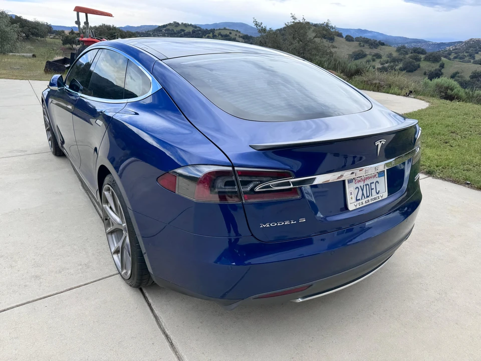 2016 Tesla Model S - Image 12 of 31