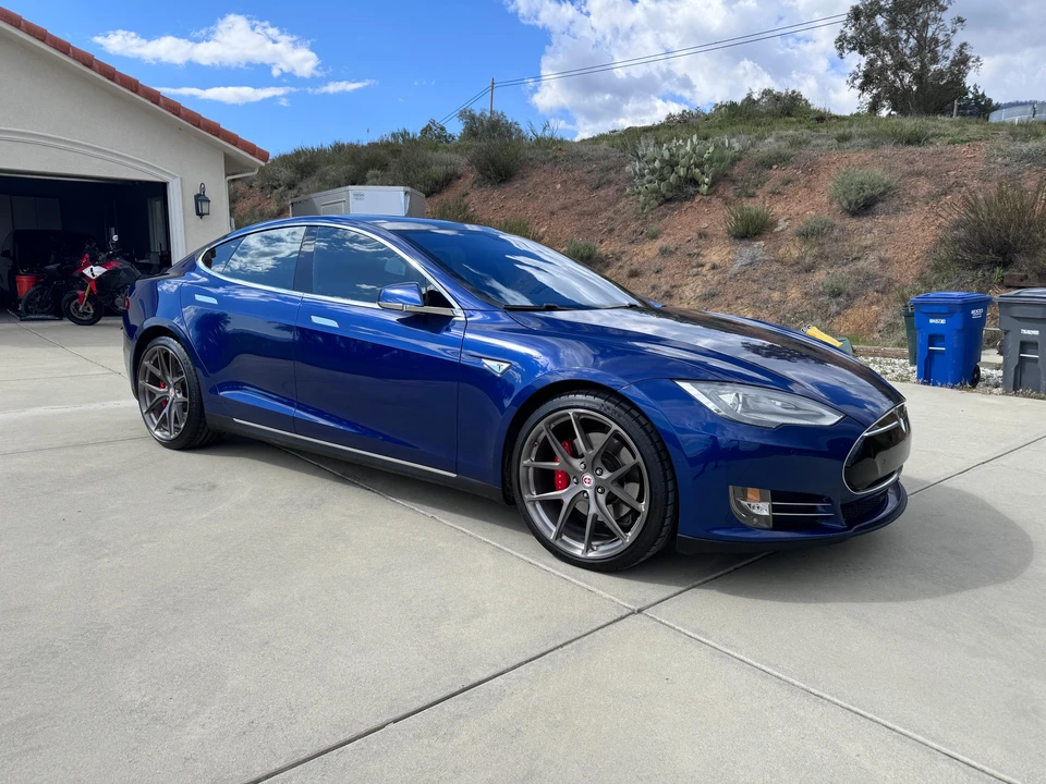 2016 Tesla Model S - Image 17 of 31