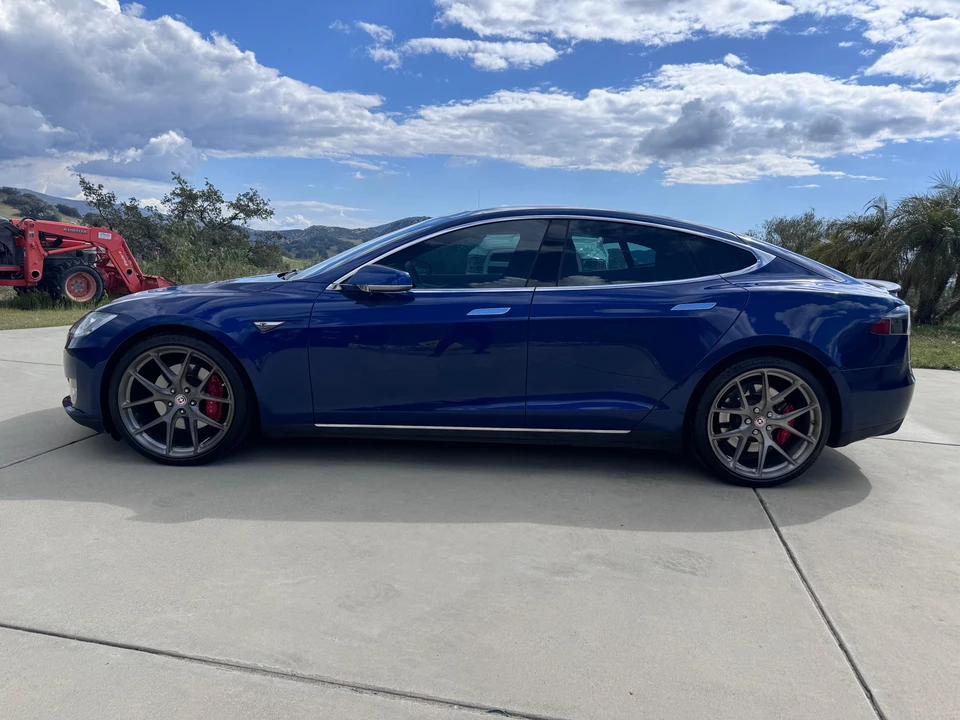 2016 Tesla Model S - Image 10 of 31