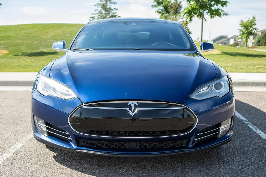 2016 Tesla Model S - Image 2 of 31
