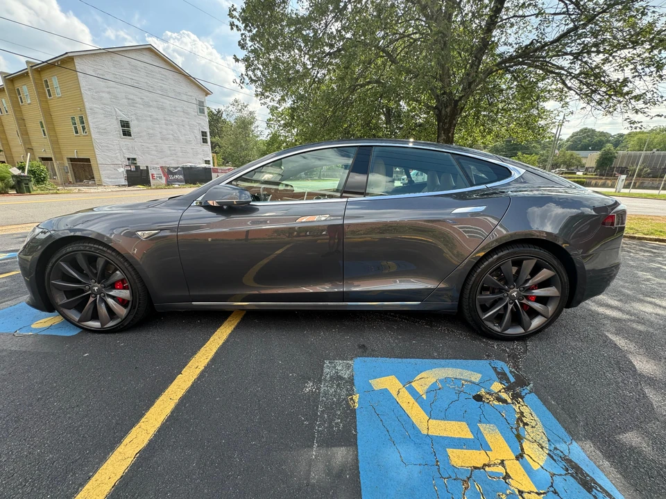 2016 Tesla Model S - Image 9 of 31