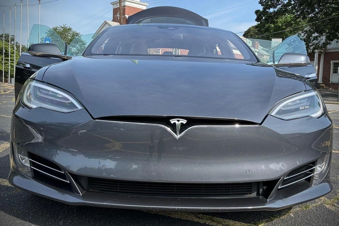 2016 Tesla Model S - Image 7 of 31
