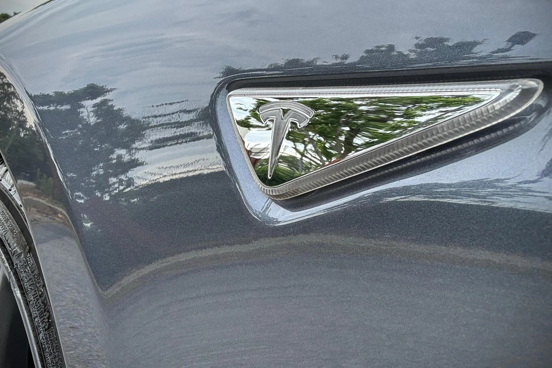 2016 Tesla Model S - Image 19 of 31