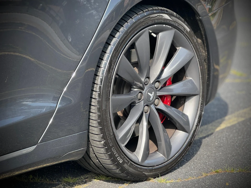 2016 Tesla Model S - Image 28 of 31
