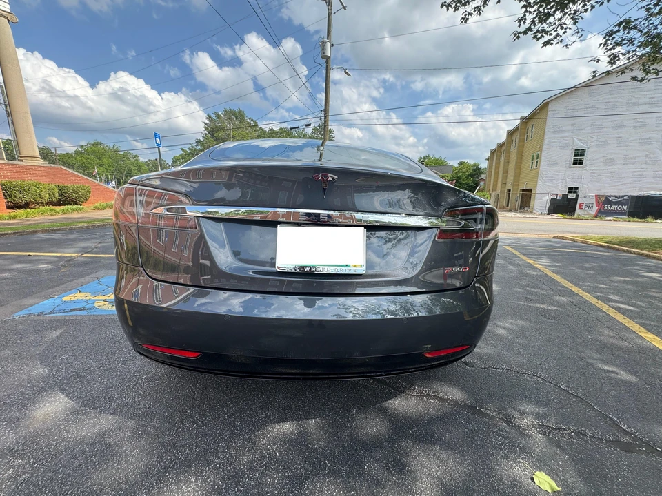 2016 Tesla Model S - Image 11 of 31
