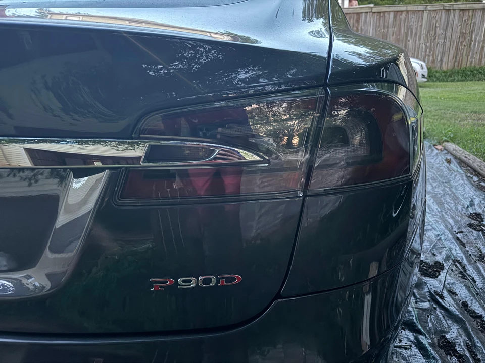 2016 Tesla Model S - Image 24 of 31