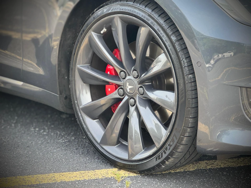 2016 Tesla Model S - Image 30 of 31