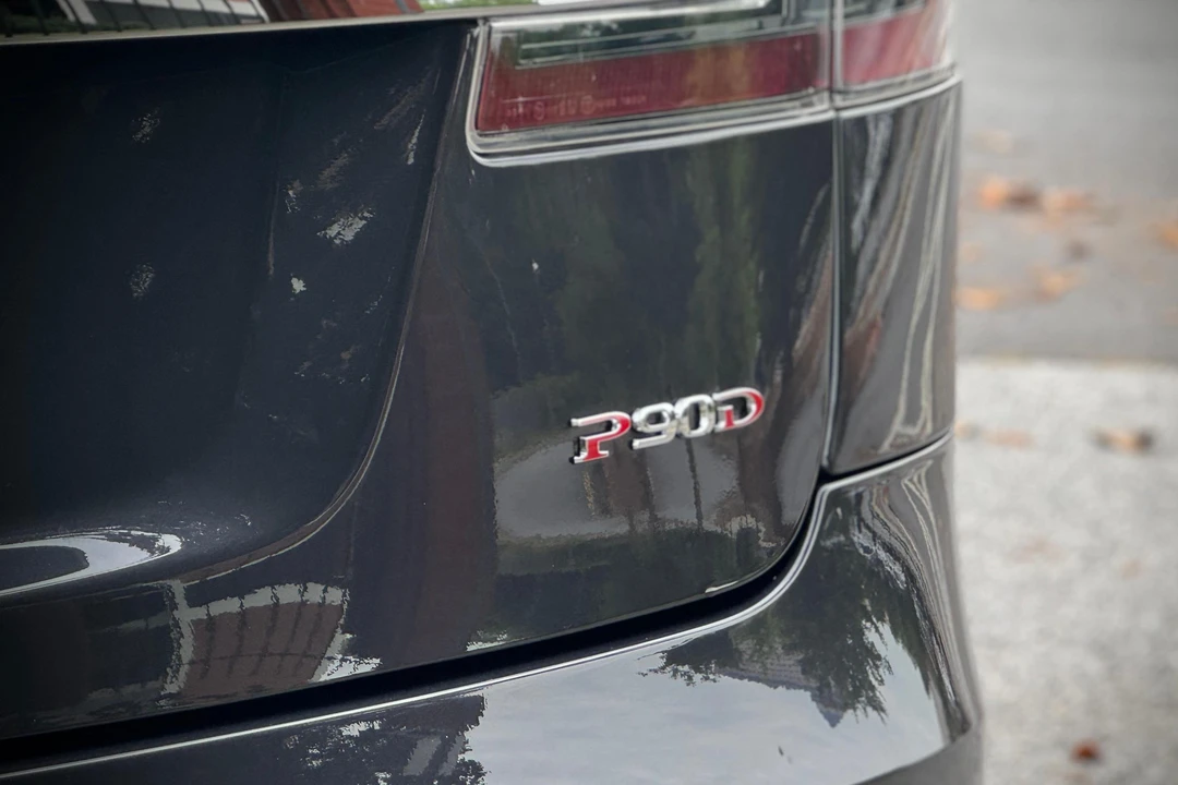 2016 Tesla Model S - Image 25 of 31