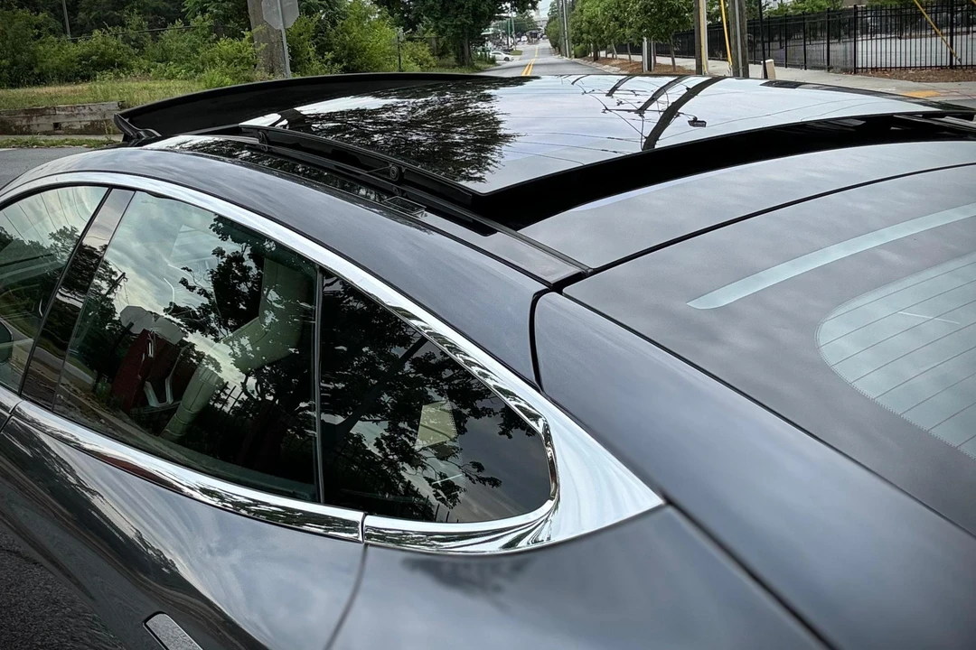 2016 Tesla Model S - Image 21 of 31