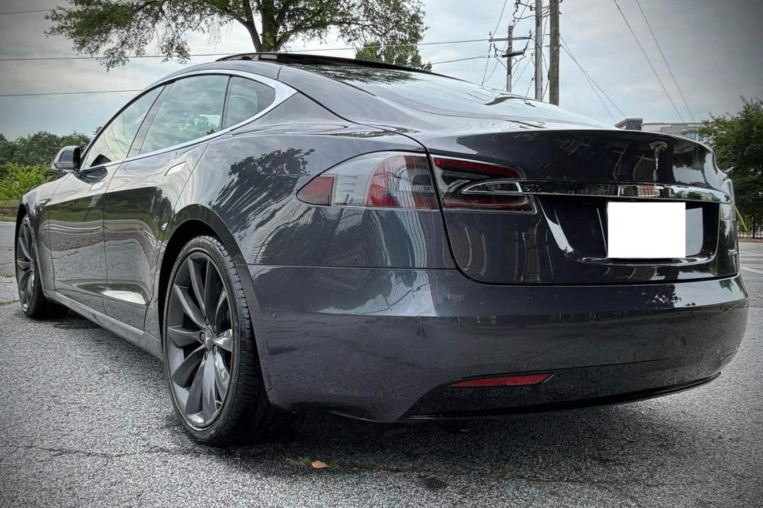 2016 Tesla Model S - Image 10 of 31