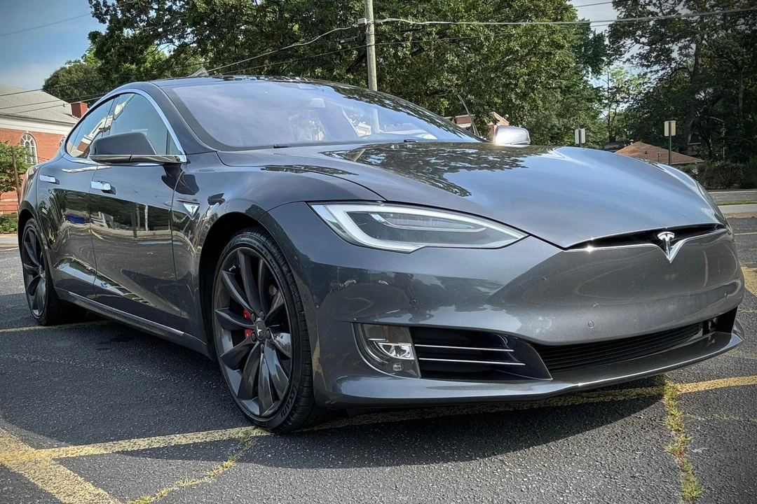 2016 Tesla Model S - Image 14 of 31