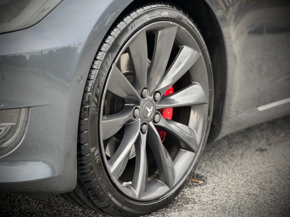 2016 Tesla Model S - Image 26 of 31
