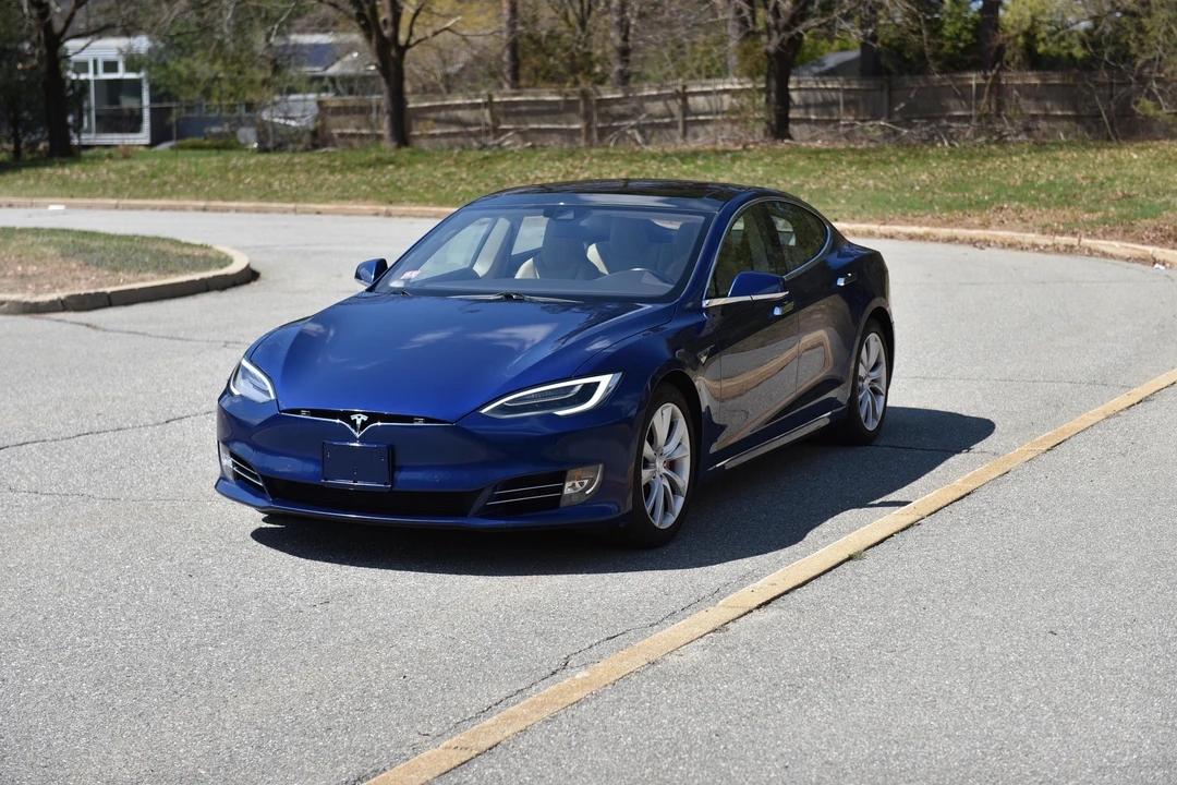 2016 Tesla Model S - Image 7 of 31