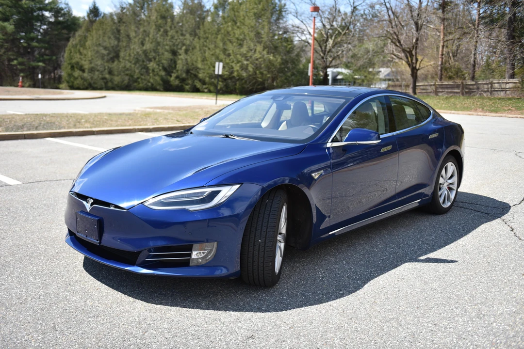 2016 Tesla Model S - Image 8 of 31