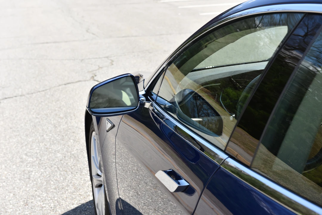 2016 Tesla Model S - Image 21 of 31