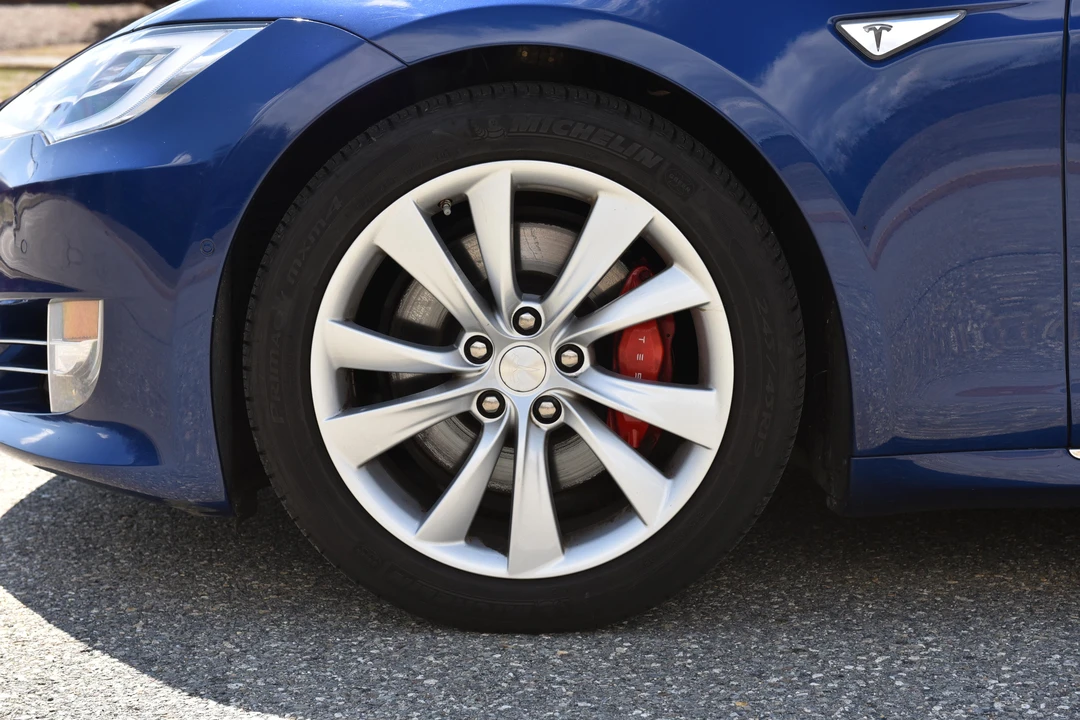 2016 Tesla Model S - Image 29 of 31