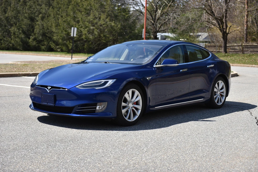 2016 Tesla Model S - Image 9 of 31