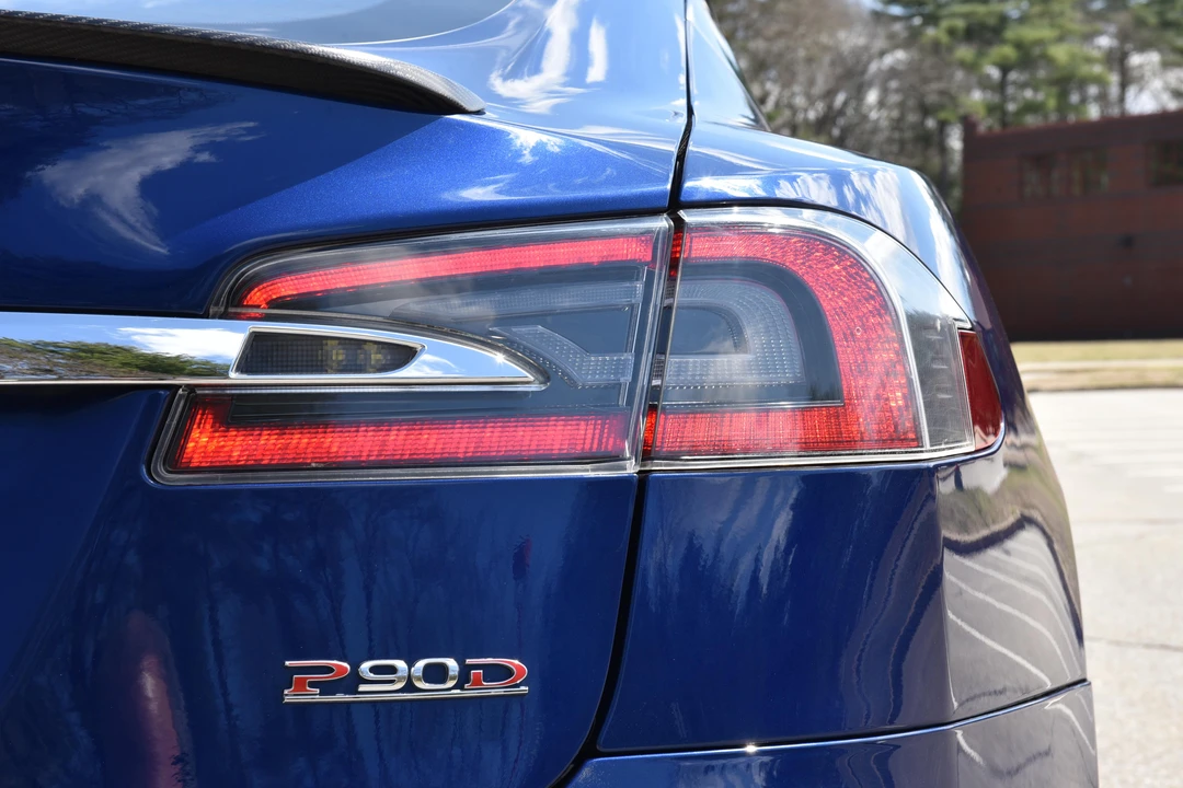 2016 Tesla Model S - Image 26 of 31