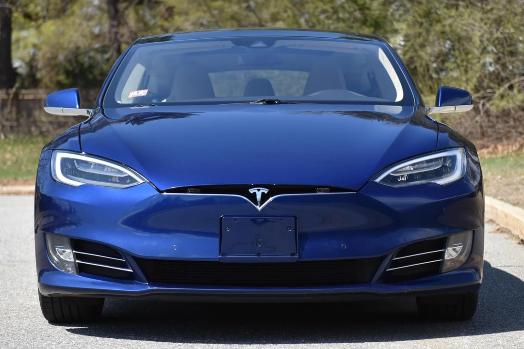 2016 Tesla Model S - Image 2 of 31