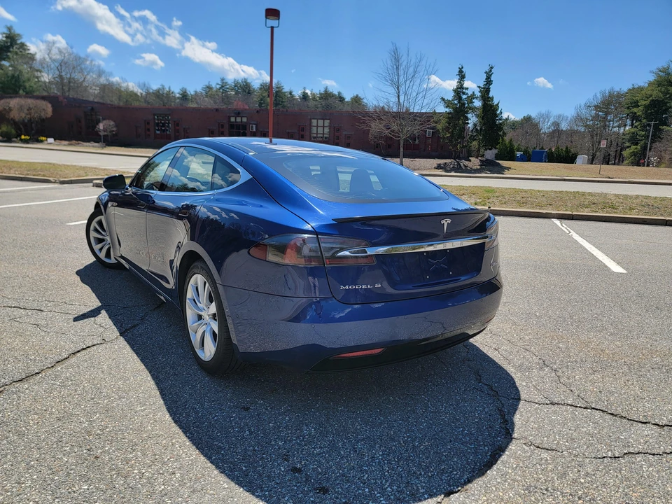2016 Tesla Model S - Image 12 of 31