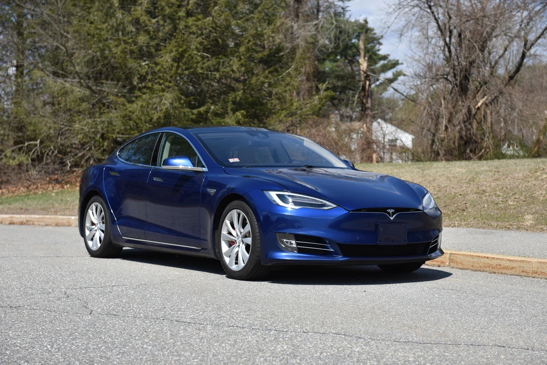2016 Tesla Model S - Image 16 of 31