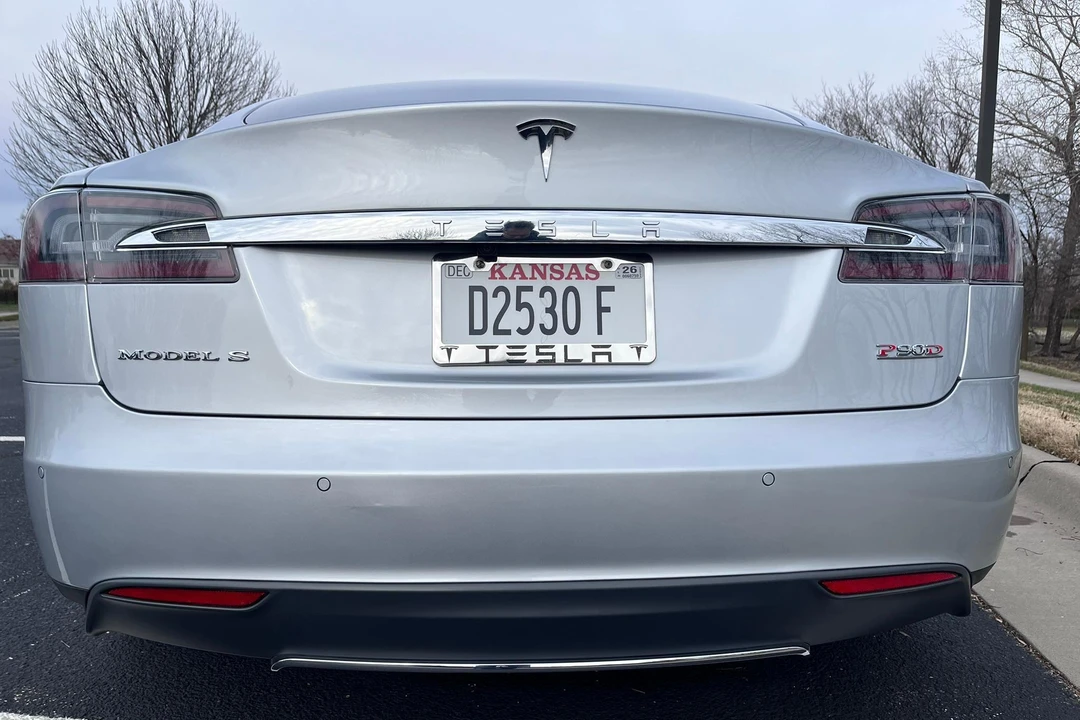 2016 Tesla Model S - Image 5 of 31