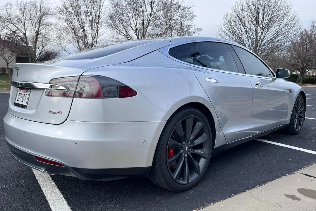 2016 Tesla Model S - Image 4 of 31