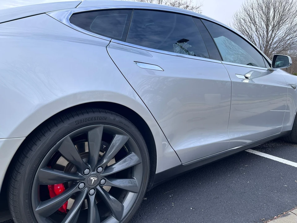 2016 Tesla Model S - Image 16 of 31