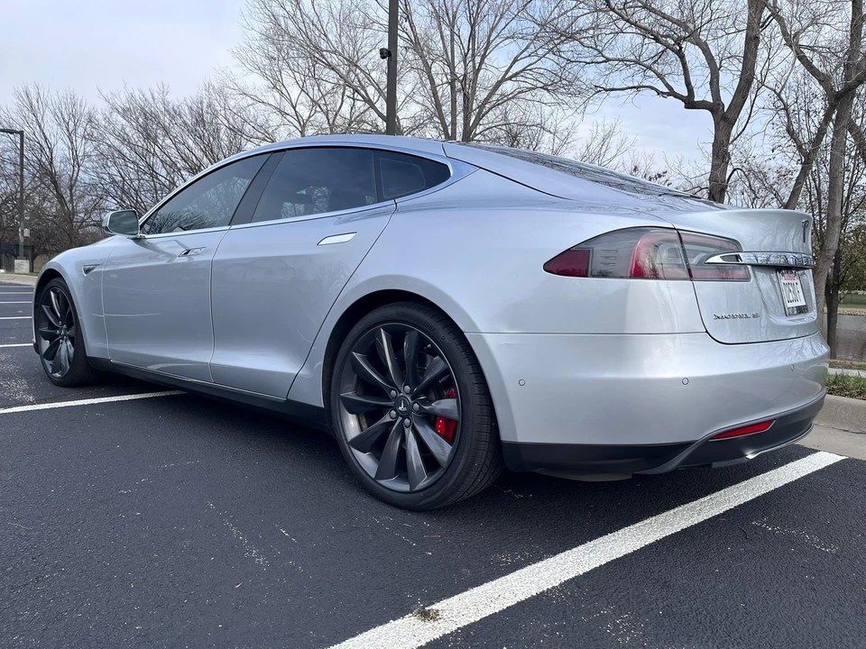 2016 Tesla Model S - Image 7 of 31