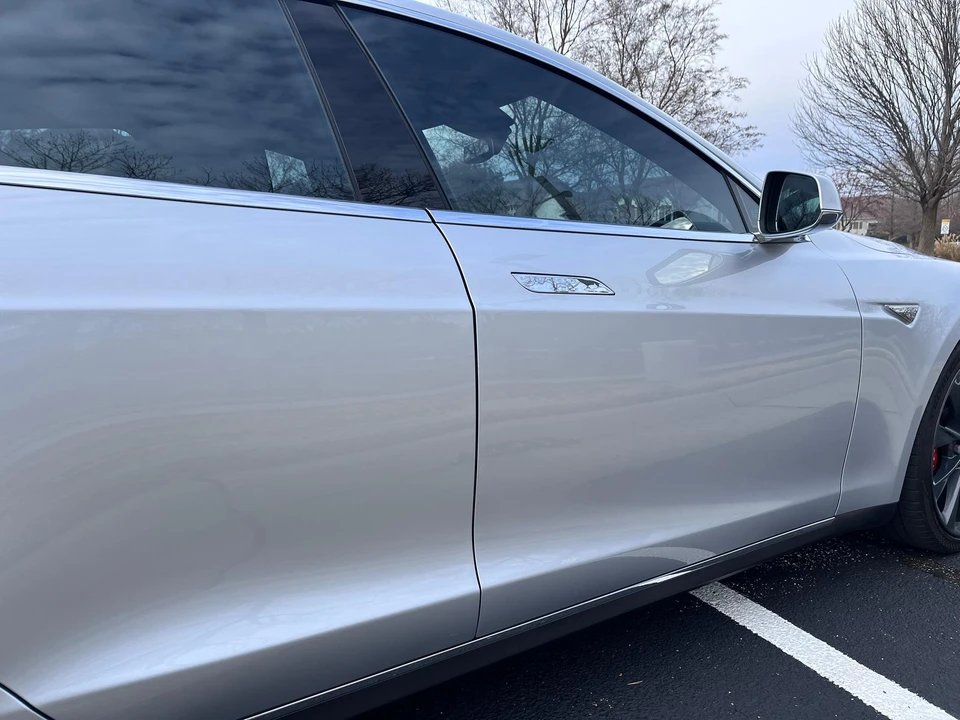 2016 Tesla Model S - Image 18 of 31