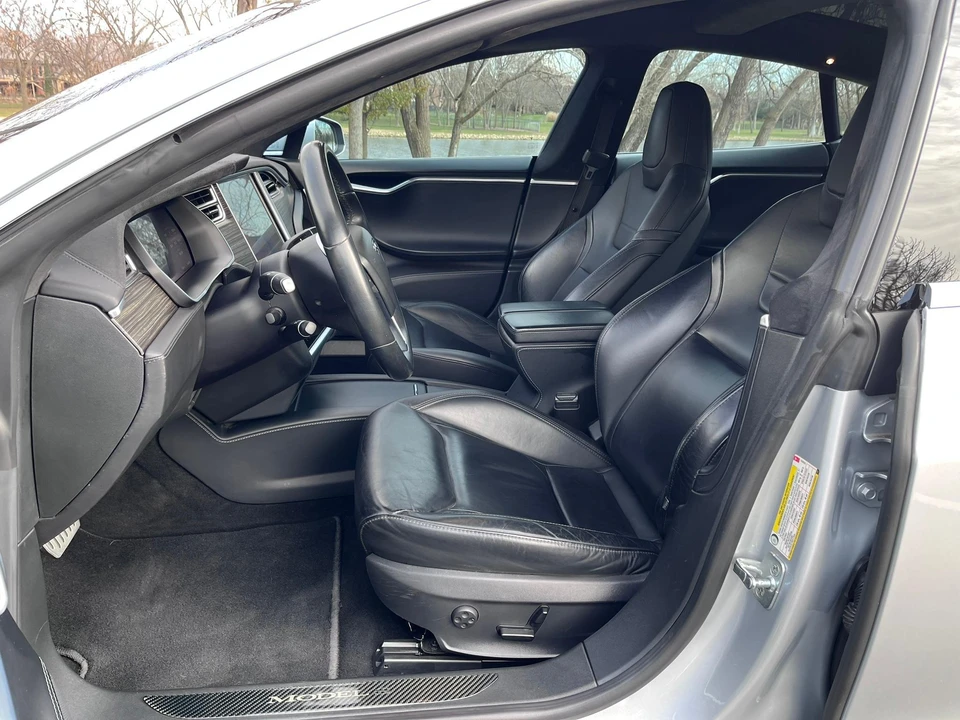 2016 Tesla Model S - Image 28 of 31