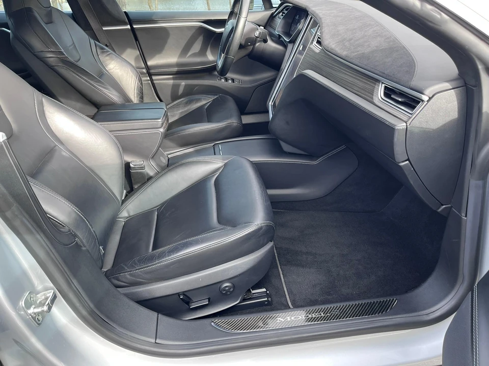 2016 Tesla Model S - Image 29 of 31