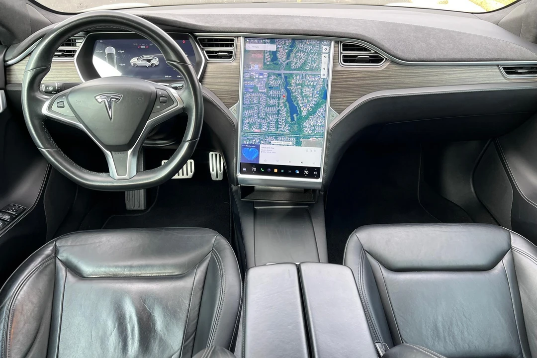 2016 Tesla Model S - Image 24 of 31