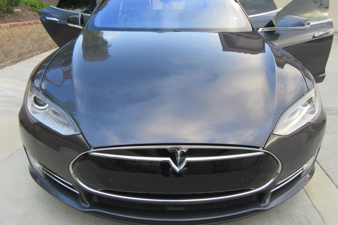 2016 Tesla Model S - Image 23 of 31