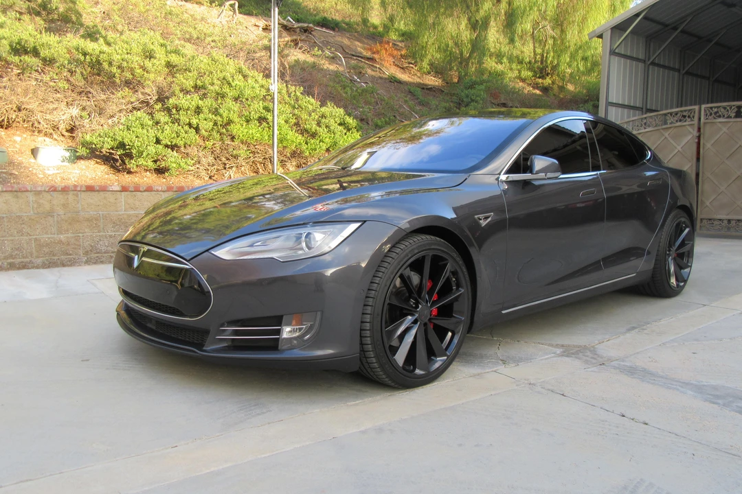 2016 Tesla Model S - Image 9 of 31