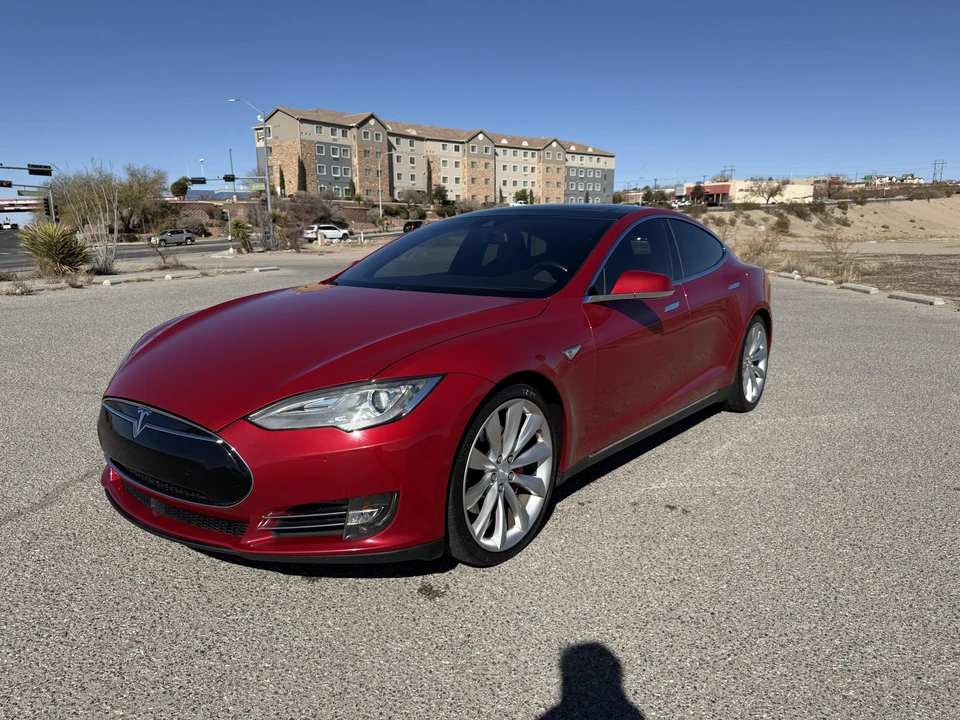 2016 Tesla Model S - Image 9 of 31