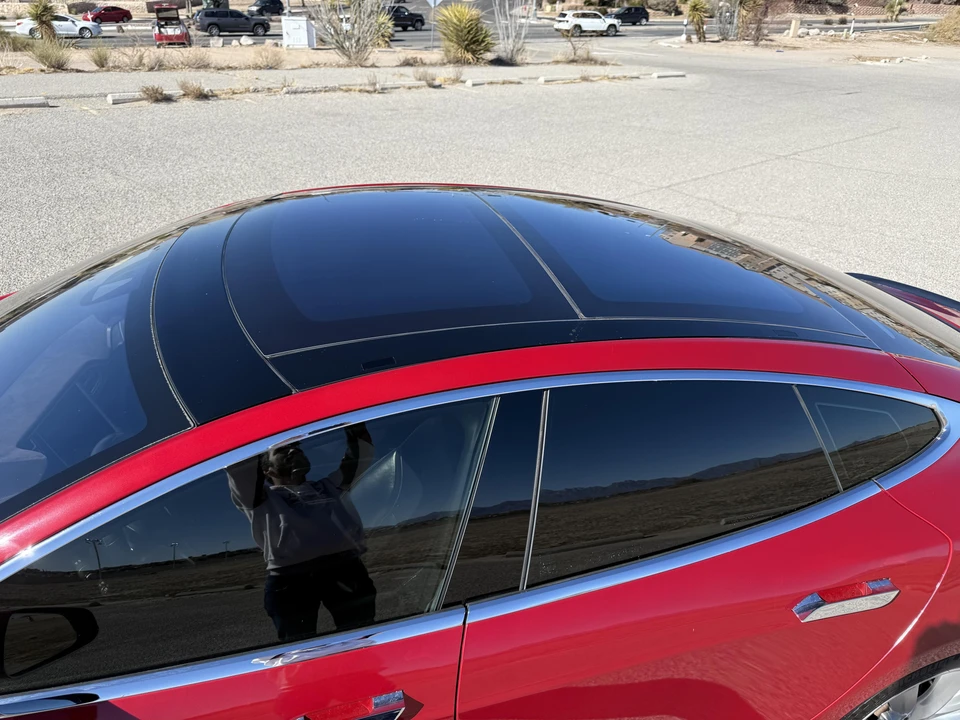 2016 Tesla Model S - Image 26 of 31