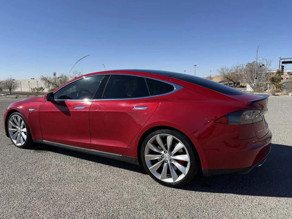 2016 Tesla Model S - Image 12 of 31