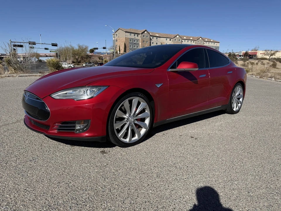 2016 Tesla Model S - Image 10 of 31