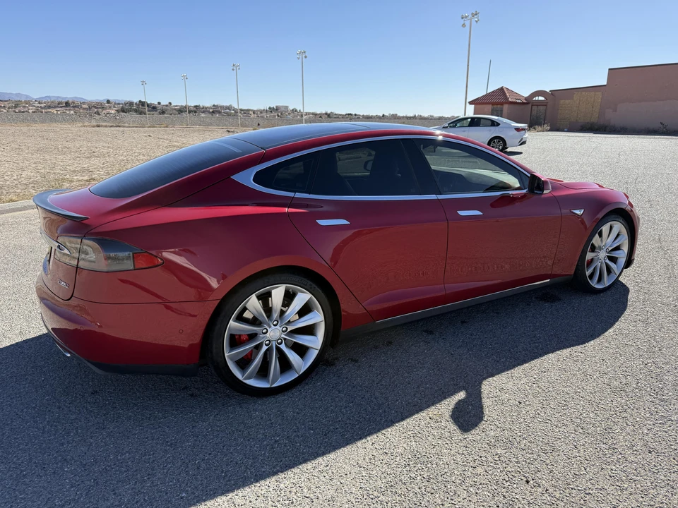 2016 Tesla Model S - Image 20 of 31
