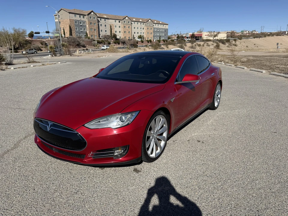 2016 Tesla Model S - Image 8 of 31