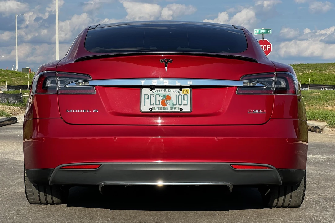 2016 Tesla Model S - Image 5 of 31