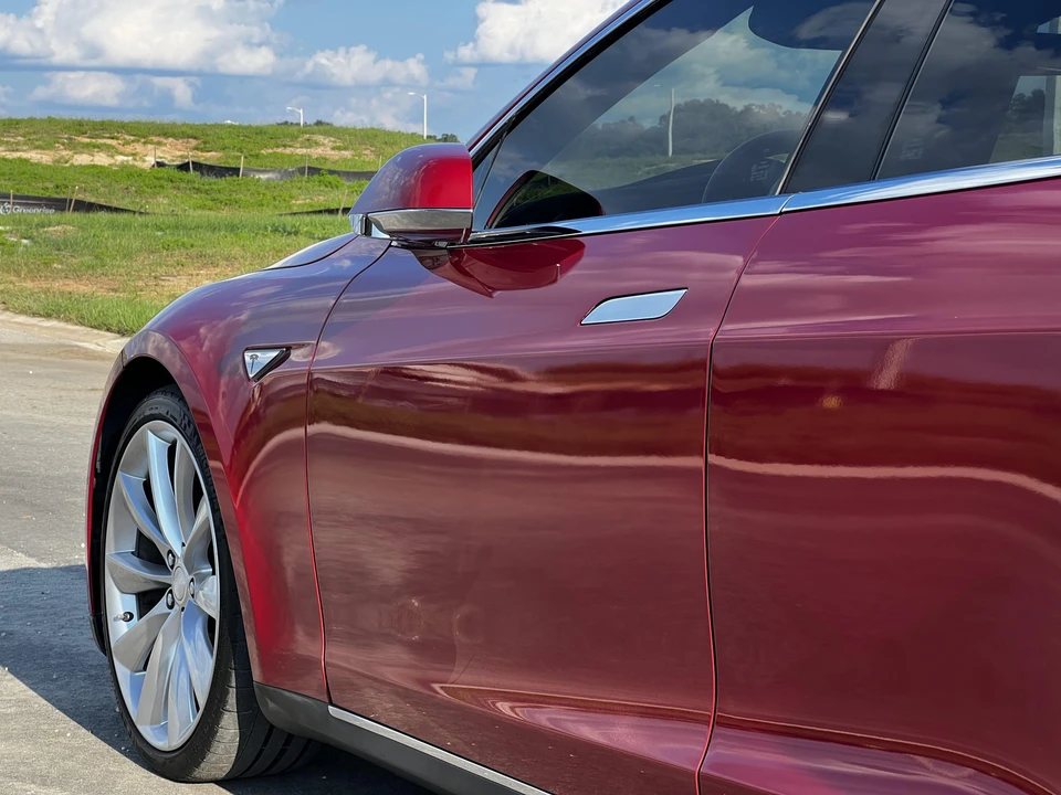 2016 Tesla Model S - Image 30 of 31