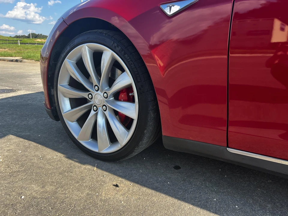 2016 Tesla Model S - Image 29 of 31