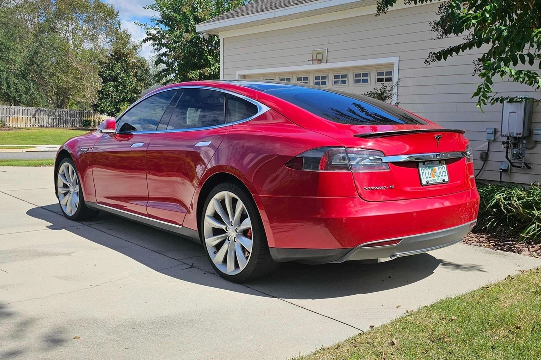 2016 Tesla Model S - Image 10 of 31