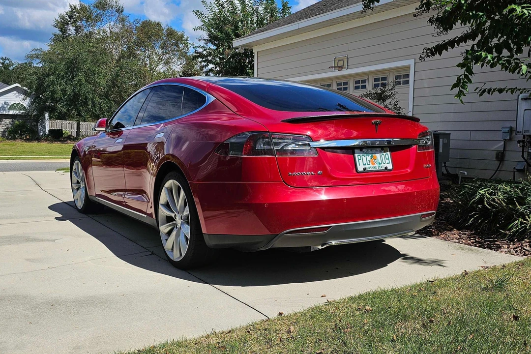 2016 Tesla Model S - Image 11 of 31