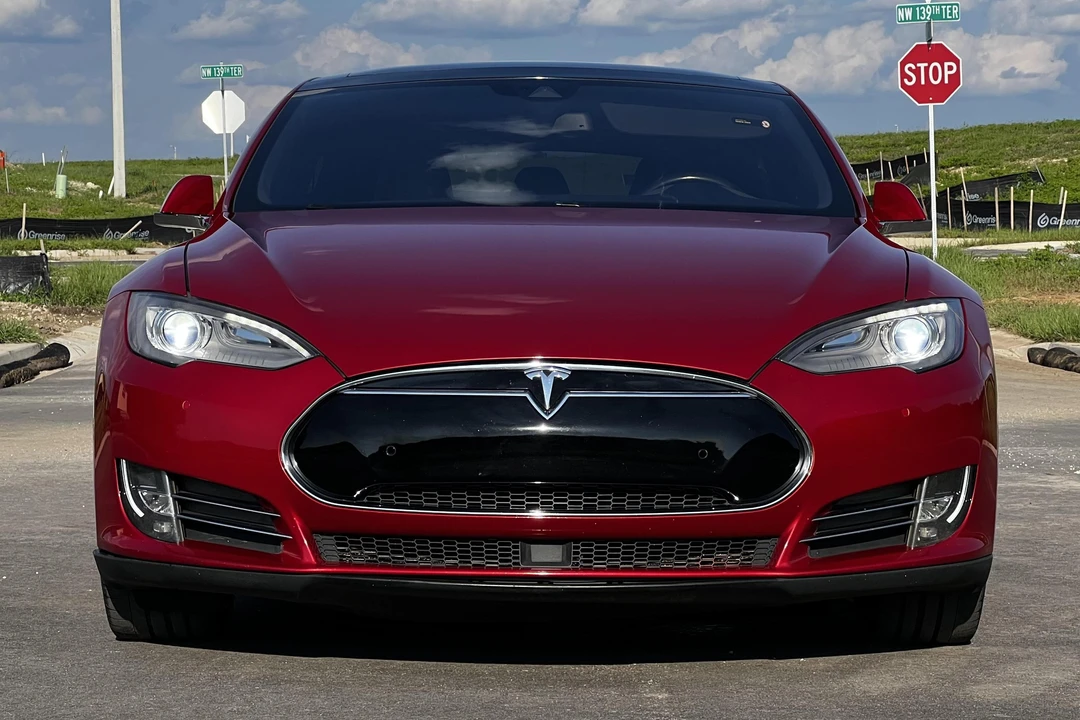 2016 Tesla Model S - Image 2 of 31